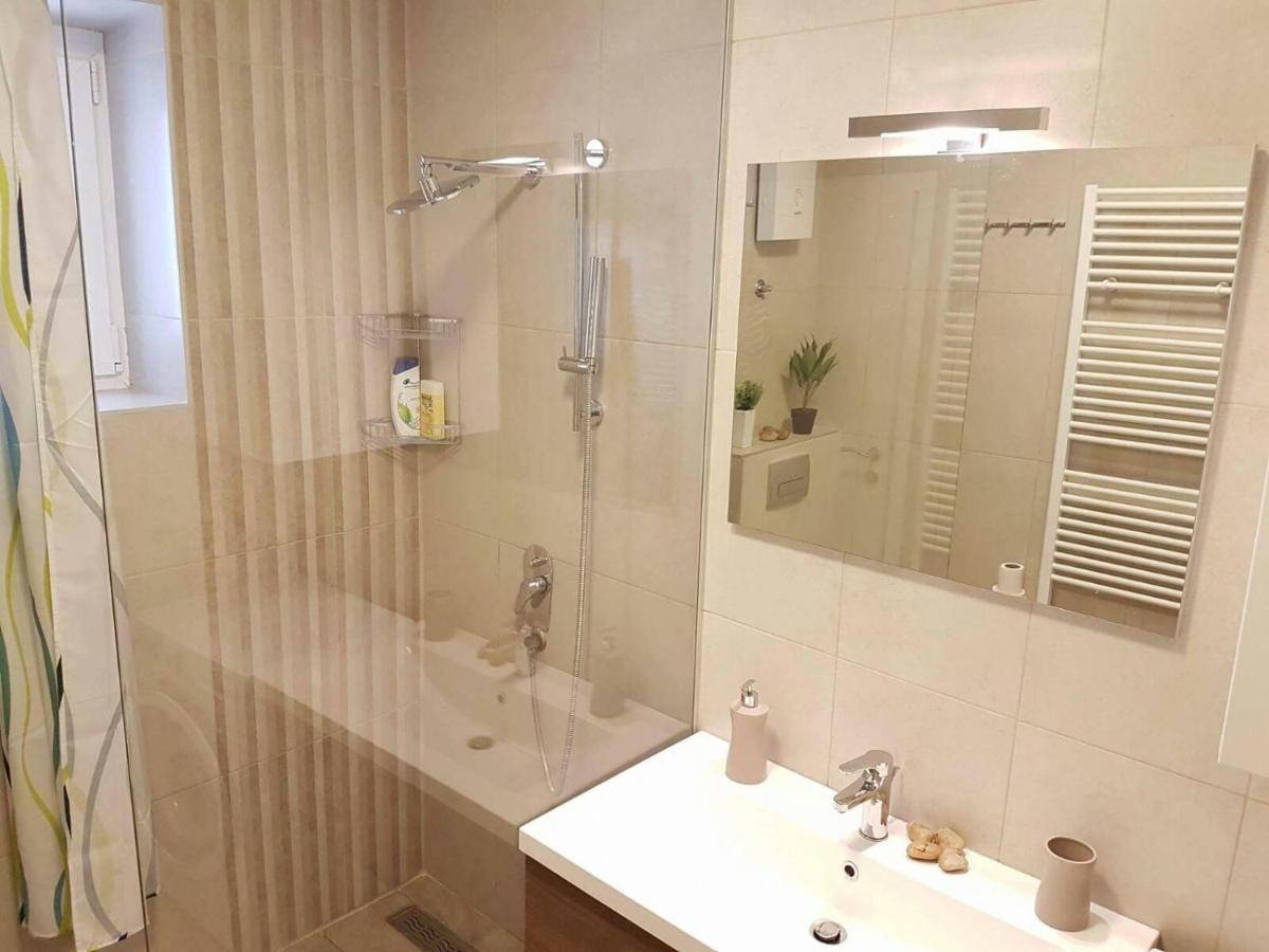 Modern Apartment In The City Center- Best Location サラエヴォ エクステリア 写真